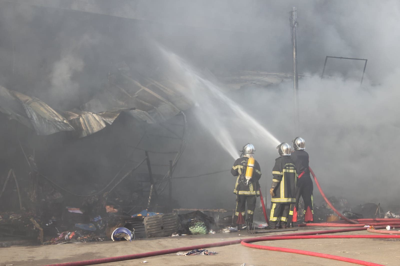 Incendie a dabakala ce 12 mai plusieurs magasins partent en fumee (1)